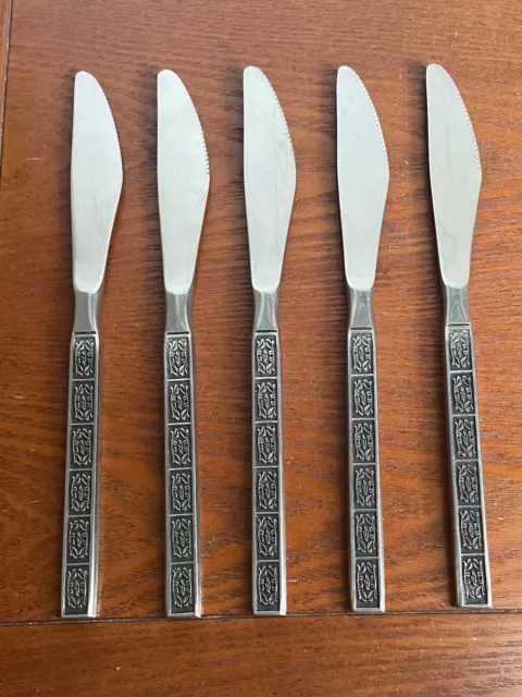 Vintage / Retro Stainless Steel WILTSHIRE BURGUNDY Serrated Knives X 5