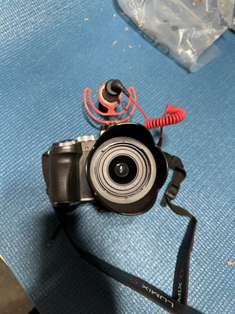 Panasonic Lumix DMC-G7 16.0MP Digital SLR Camera - Silver (Kit w/ 14-42 mm Lens)