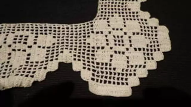 Puntilla de ganchillo para sábana. Hecha a mano. Mira mis otros artículos.