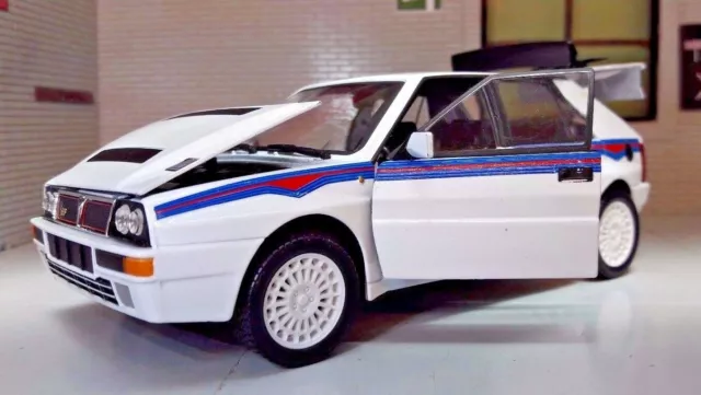 1:24 Scale Lancia Delta HF Integrale Martini 6 EVO Detailed Diecast Model 1992