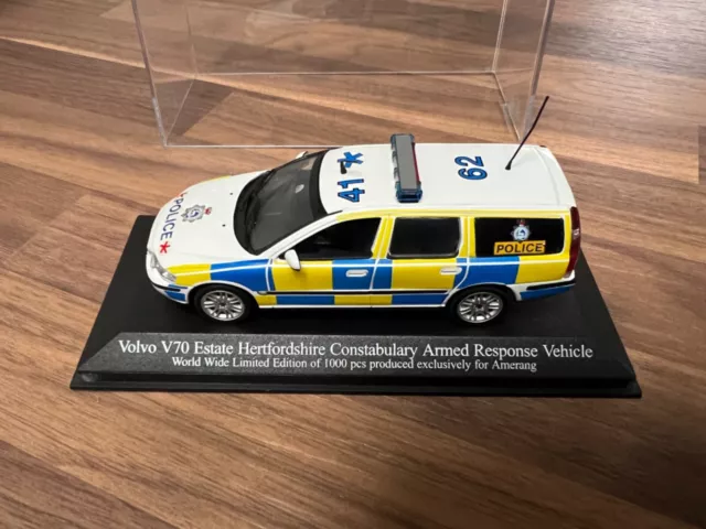 1/43 Minichamps police Volvo v70 estate Hertfordshire Armed Response Vehicle.