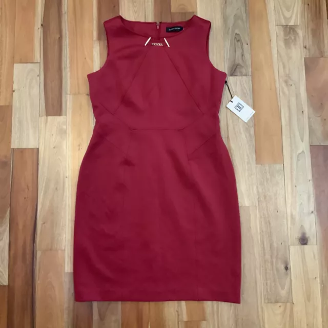 NEW NWT IVANKA TRUMP Ruby Fit Flare Dress w/ Gold Chain Accent Size 16