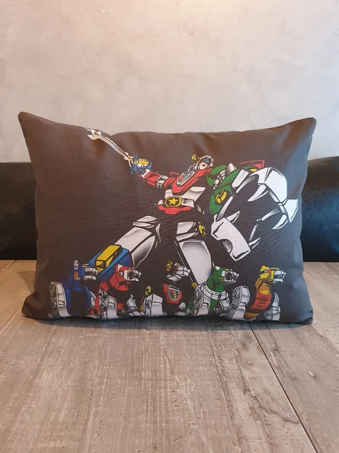 cartone animato con 5 leoni robot