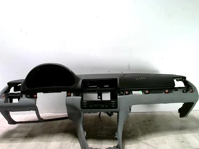 TABLEAU DE BORD BMW SERIE 3 E46 PHASE 1 318i 1.9i - 8V /R:85090154 EUR