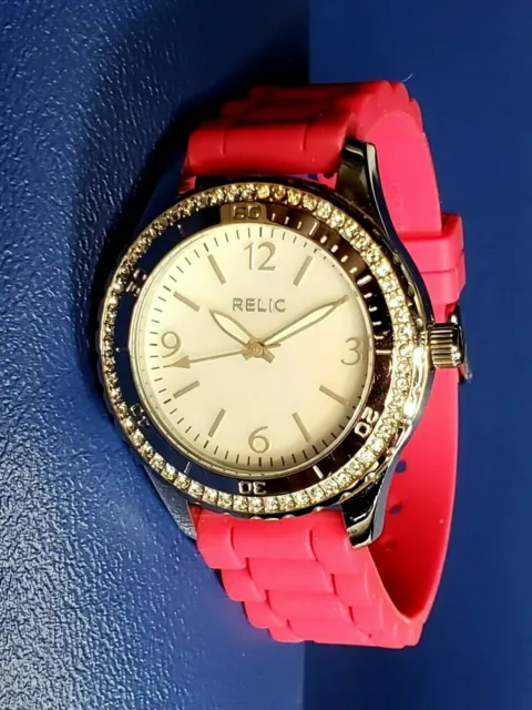 On-trend Relic ZR11905 Silver-tone Women's Jelly Quartz Watch Water Resistant