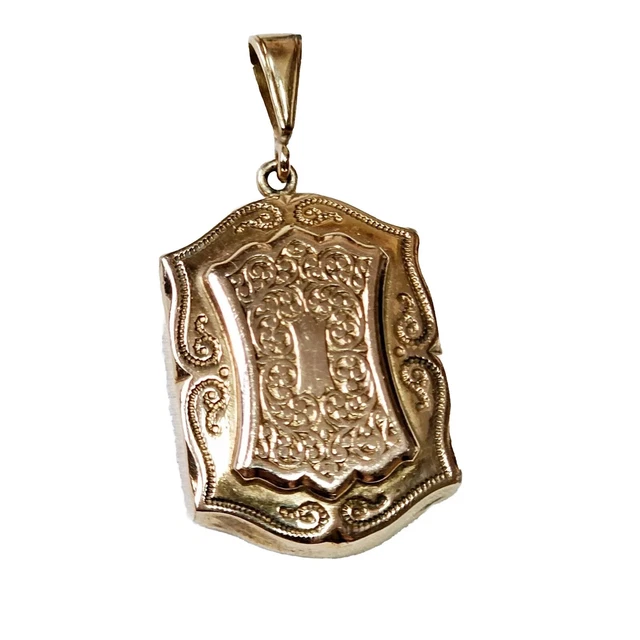 Collier pendentif antique décoré de diamants roses naturels des