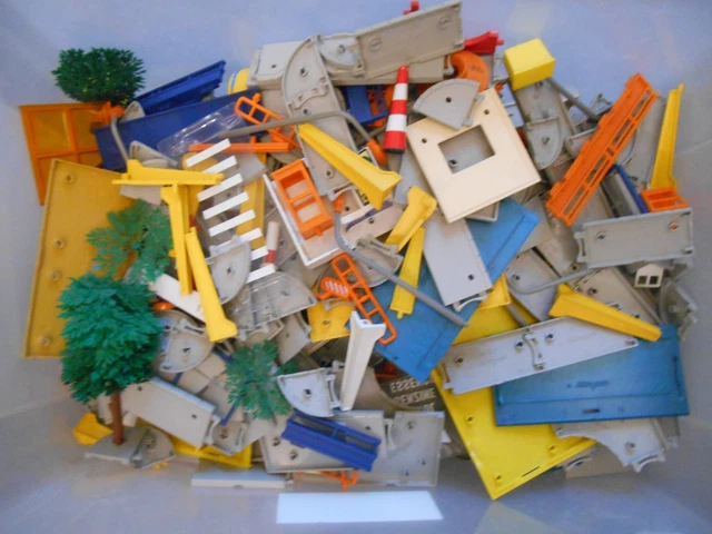 GRIS LOT DE Majokit Majorettes Pompiers Esso Service Vrac Piétons Panneau Etc EUR 52,50