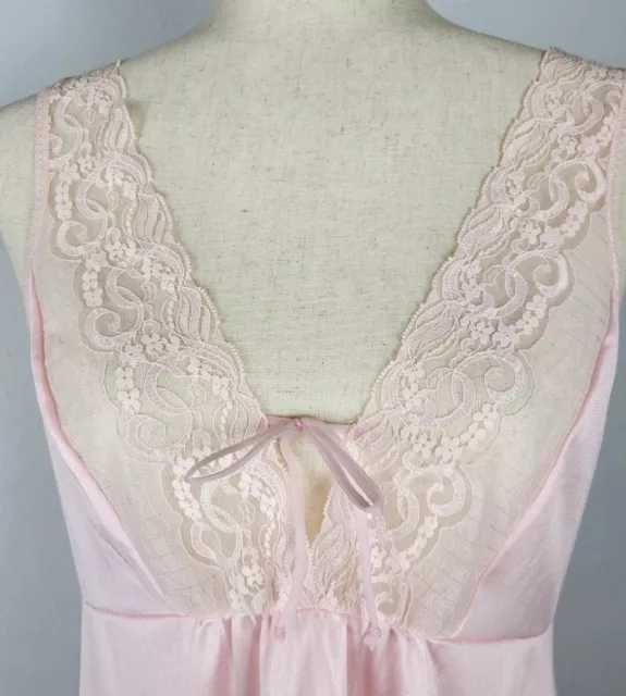 VASSARETTE VINTAGE NYLON Nightgown Pink Lace Long Size M USA Made $18. ...