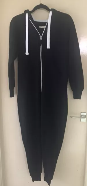 QED London All In One Black White Trim Pocket Hood BNWT Size Medium Sleep Lounge