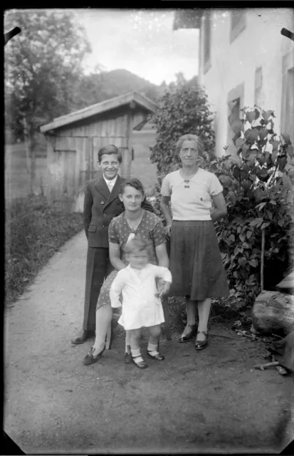 Family Portrait Garden Women Kids Antique Glass Photo Negative Year 1940