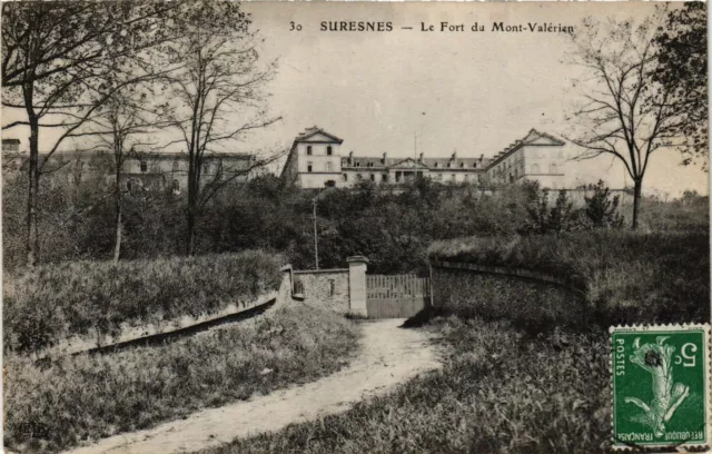 CPA SURESNES - Le Fort du Mont-Valérien (740743)