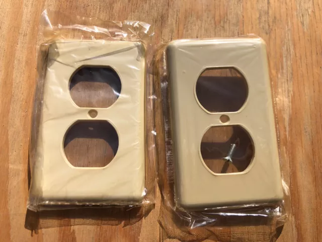 Set-2 Vintage NOS 1 gang duplex ivory double outlet cover plates # 2101-5