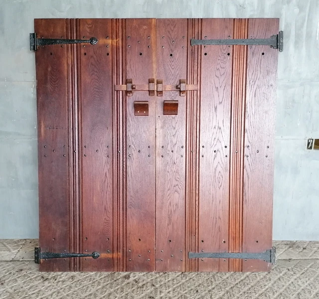 TWO RECLAIMED OAK PLANK INTERNAL DOORS FOR USE AS A PAIR ref DP0372