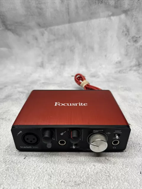 Interfaz de audio USB Focusrite Scarlett Solo 2da generación solamente. Q