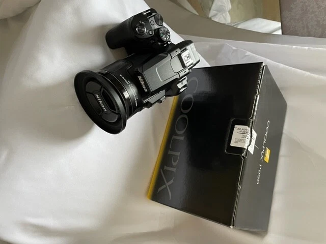 Nikon COOLPIX P950 16MP Bridge Digital Camera - Black