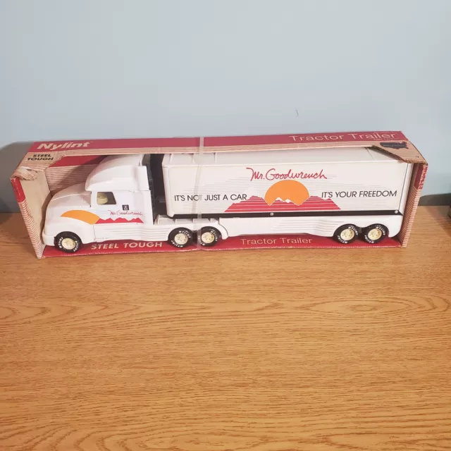 VINTAGE NYLINT MR Goodwrench 18 Wheeler Toy Semi Truck $39.00