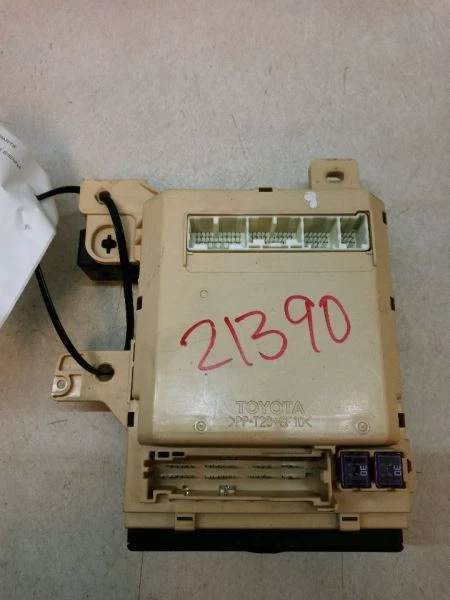 2006 TOYOTA SIENNA Cabin Fuse Box Relay Junction Block Oem Used Tested 