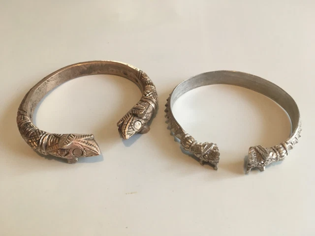 Bracelet Breloque Fantaisie – Tour Eiffel, Coca, Capsule, Squelette, Plume, Pistolet – Argenté