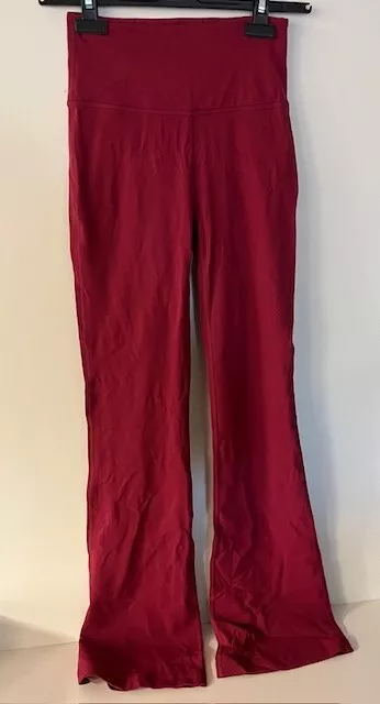 https://www.picclickimg.com/7x0AAOSwTTJlYHb9/Lululemon-Groove-Pant-SHR-Flare-Pant-Nulu-Berry.webp