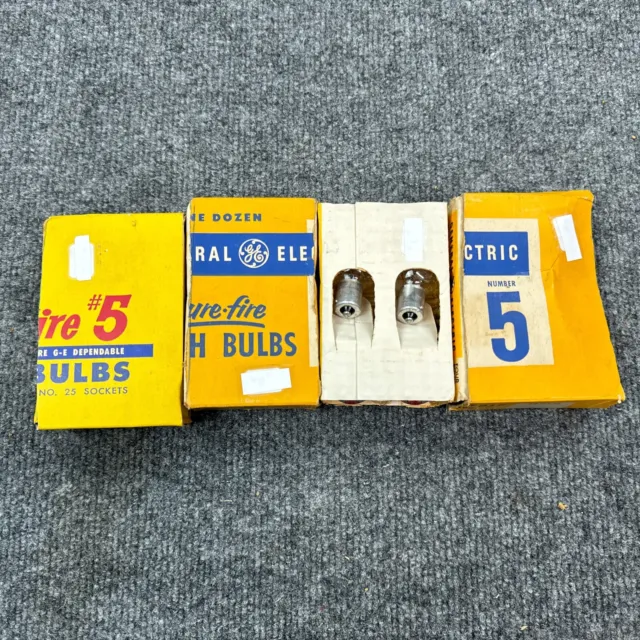 Vintage General Electric Sure Fire Flash Bulbs Number 5 Class M 16 Bulbs 1950's