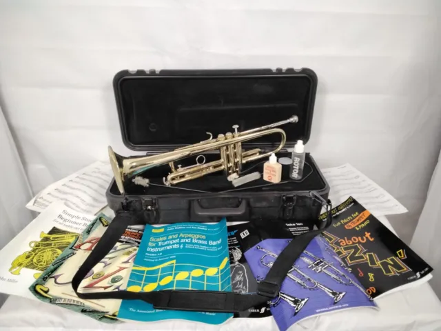 Trumpet Bundy The Selmer Company USA WITH Hard Case & Music Books