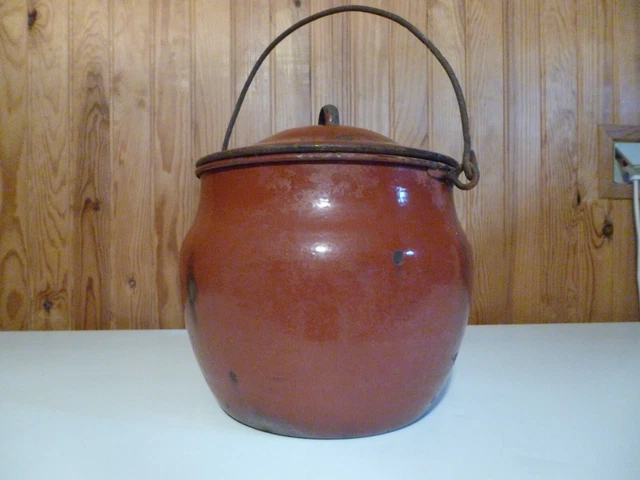 Ancienne Marmite en Fonte Emaillée Orange 3,7 L Ancienne Marmite en Fonte Emaillée Orange 3,7 L