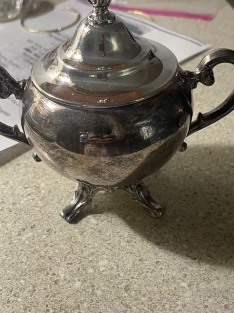 WM. Rogers Silverplate Footed Creamer & Sugar Bowl With Lid vintage