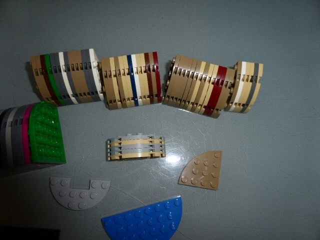Lego Lot + 70 Demis Et Quarts De Cercle, Reference 30565, 18646, 22888, 6003 3