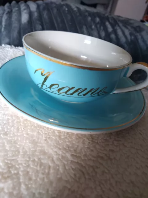 GRANDE TASSE A CHOCOLAT  EN  PORCELAINE DE SARREGUEMINES PRENOM Jeanne BLEUE