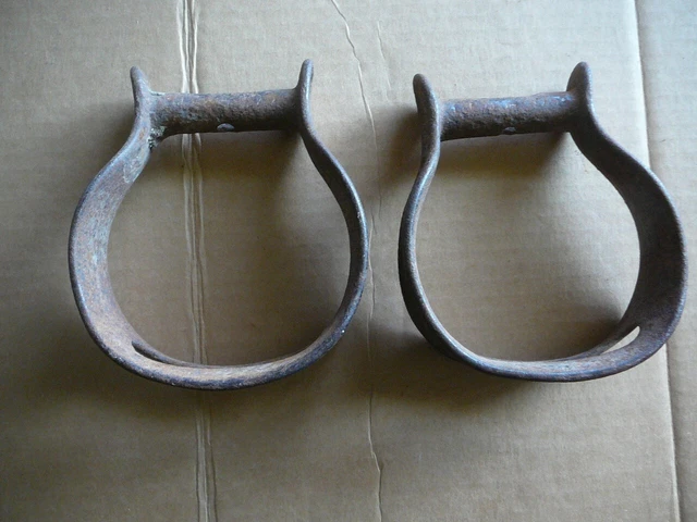 PAIR OLD ANTIQUE CAST IRON HORSE SADDLE STIRRUPS 6-1/4" x 5-1/2" COWBOY WESTERN