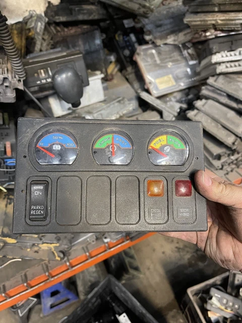 International Gauge Switch Panel 3819136C1