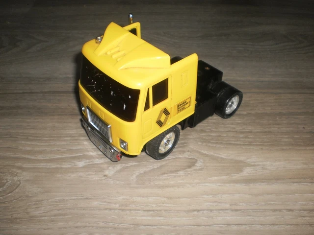 CAMIONS SEMI-REMORQUES RENAULT- IVECO- SCANIA HO 1/87 ème lot de 4 camion NEUF EUR 12,00