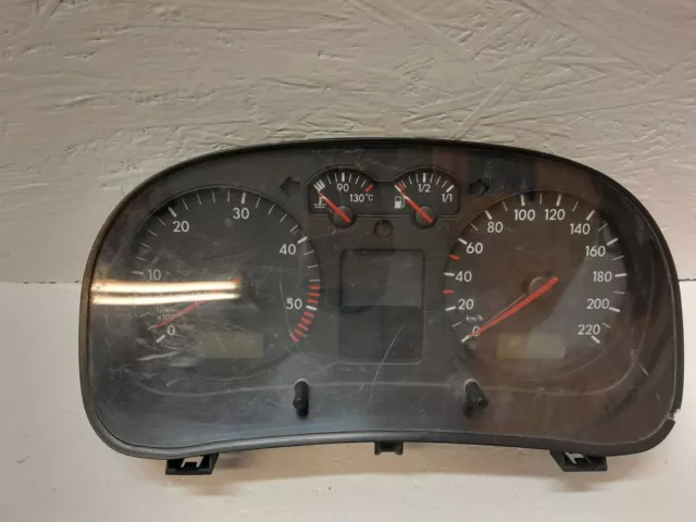 Volkswagen Golf IV 2000 Diesel Geschwindigkeitsmesser Cockpit 1J0920822B 81kW