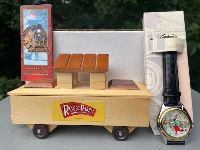 DISNEY FOSSIL WATCH Collectors Club Train Who Framed Roger 