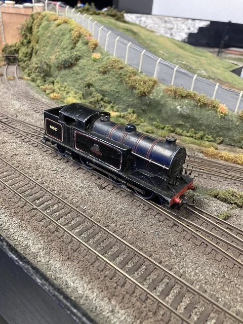Hornby Dublo OO Gauge 3 Rail Gresley N2 0-6-2 Steam Tank Locomotive BR Black (2)