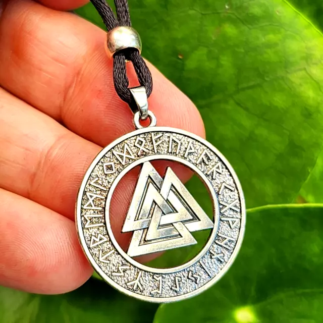 Valknut Rune Pendentif Collier Norse Pagan Tie Cord Beaded Elder Futhark Viking