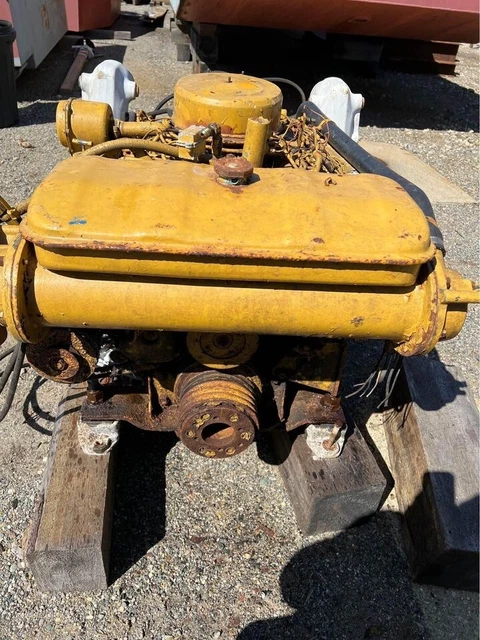 Caterpillar (CAT) 3208 ,210 Marine Diesel Engine - Twin Disc Gearbox 506 2-1 Caterpillar (CAT) 3208 ,210 Marine Diesel Engine - Twin Disc Gearbox 506 2-1