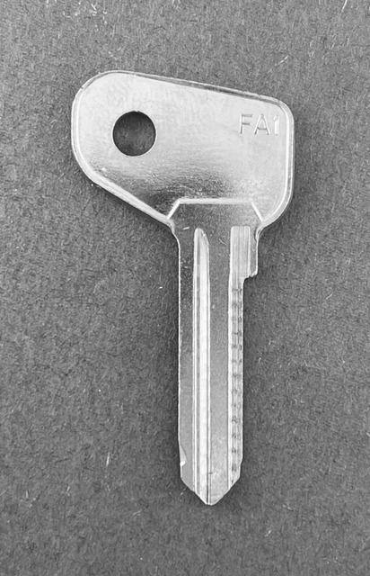 Lots of X99 FA1 Type Key Blanks for Fiat