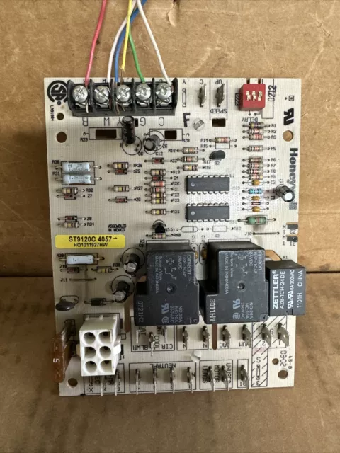 Honeywell ST9120C4057 Furnace Control Circuit Board Used