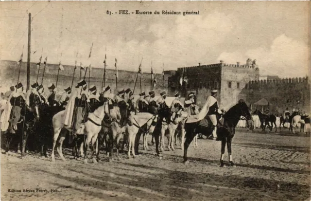CPA AK MAROC FEZ - Escorte du Resident general (199256)
