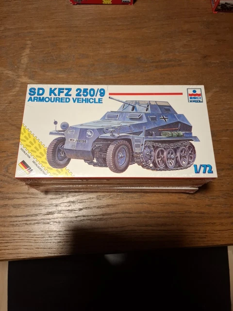 Lot De 2 Maquettes ESCI SD.KFZ 250/3 Allemand 1/72 - Vintage, Boîtes Ouvertes Mais Pièces Neuves