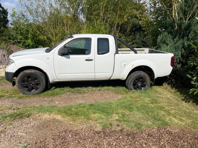 NISSAN NAVARA D40 King Cab Spares Or Repair £2,000.00 - PicClick UK
