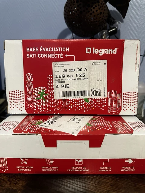 Bloc Autonome D'éclairage De Sécurité (BAES) Legrand LED SATI Sortie Droite - Occasion
