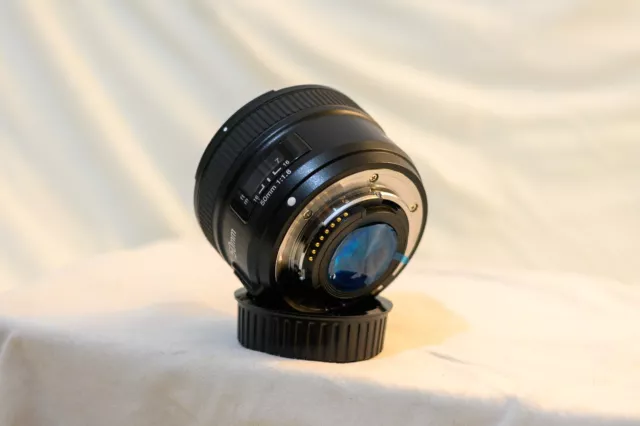 Yongnuo 50mm F1.8 1 1.8 Standard Prime Lens Auto Manual Focus AF Nikon MINT !