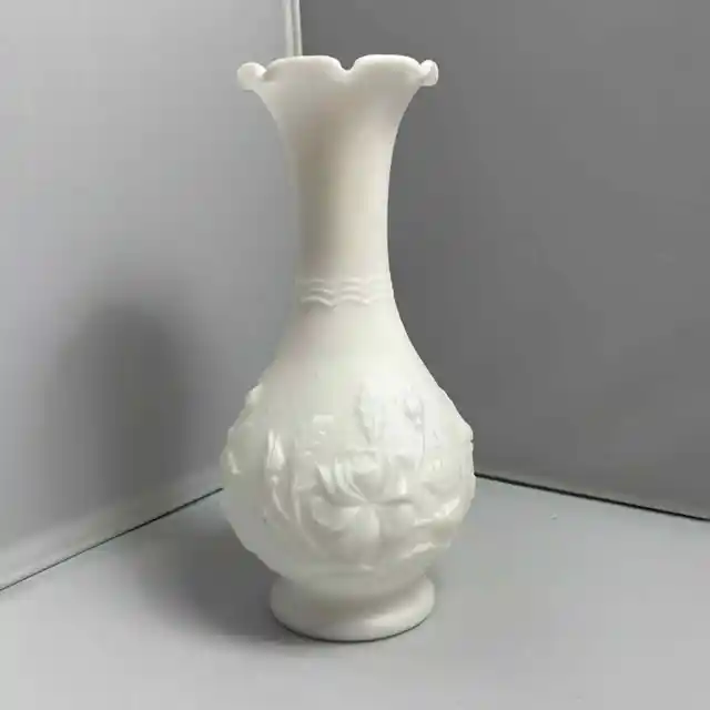 Vintage Imperial Glass Doeskin Satin Milk Glass Rose Bud Vase w/ IG Mark