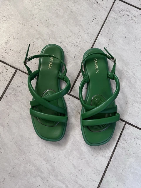 Kaufe 2024 Sommer Rundkopf Neue Damen Flache Schuhe Römische Casual
