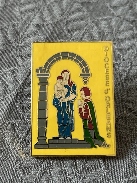 PIN'S ARTHUS BERTRAND Rare Diocèse d’Orléans 26 x 36 mm EUR 5,00