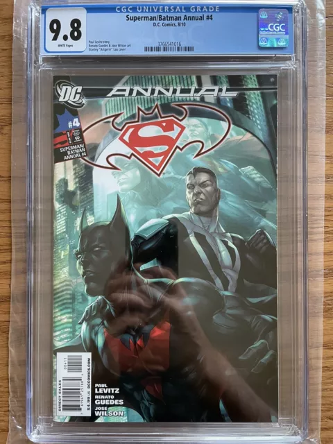 SUPERMAN BATMAN ANNUAL #4  1st Batman Beyond In DCU. CGC 9.8  DC 2010