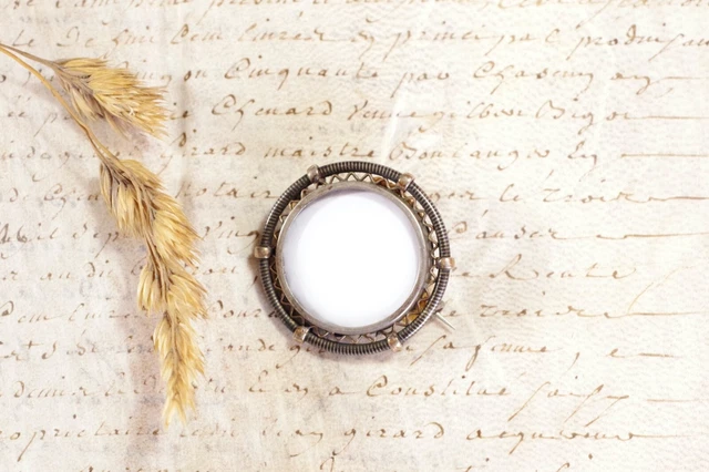 Broche porte-photo niellée, Porte souvenir en argent fin 19ème, bijoux anciens 3
