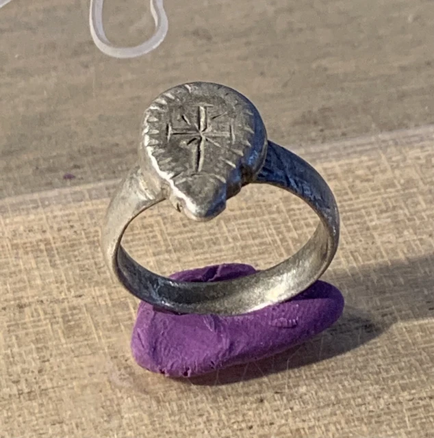 Ancienne bague en argent - Montres & Bijoux